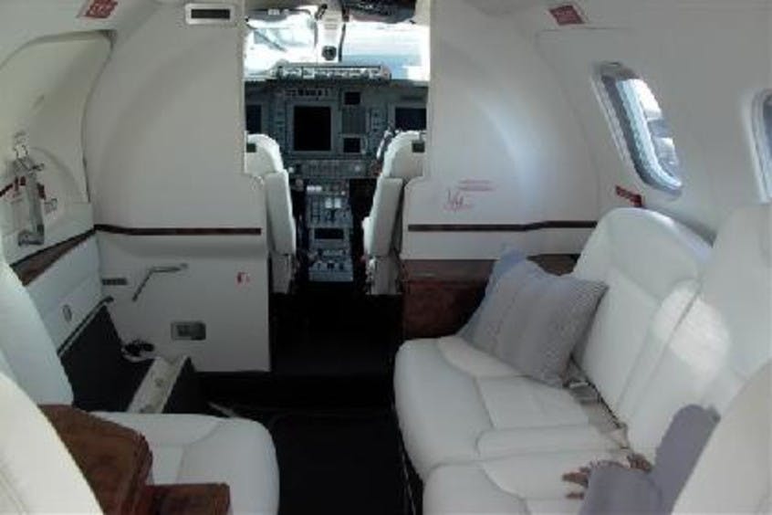 Piaggio-P180-Avanti-PrivateFly-AA1101