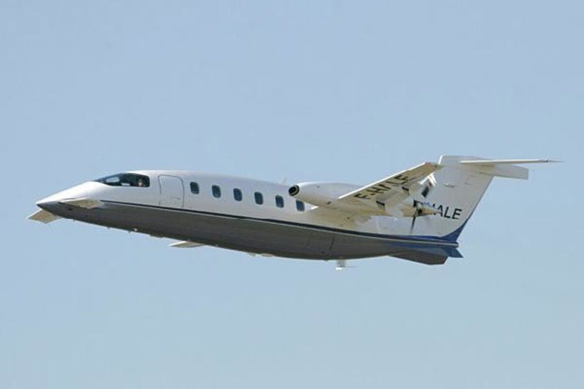 Piaggio-P180-Avanti-PrivateFly-AA1020