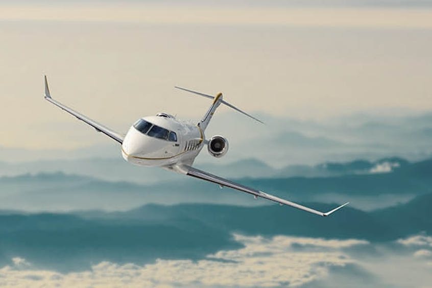 Challenger 350 flying